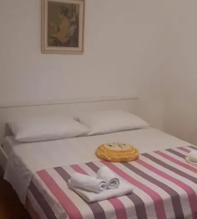 Guest House Ana * Split
